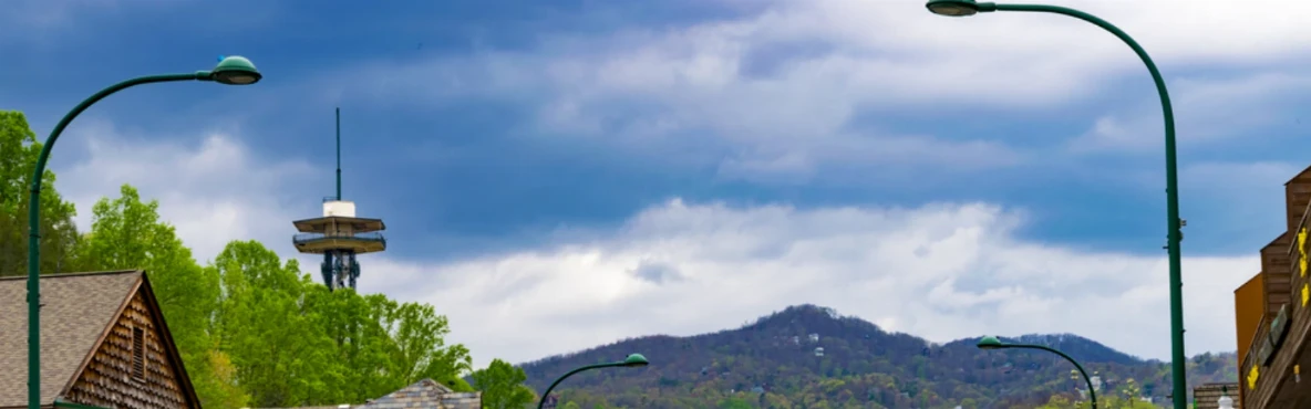 Walking Downtown Gatlinburg: Stops Worth Your Time