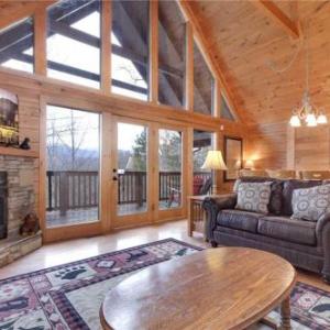 Above the Clouds 4 Bedrooms Pool Access Private Gaming Sleeps 16 Gatlinburg