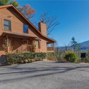 Rocky top Lookout 4 BR theater Arcade Bumper Pool Hot tub Sleeps 12 Gatlinburg