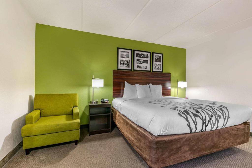 Sleep Inn & Suites Near Sports World Blvd. - image 6