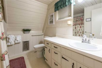 Echota 4 Bedrooms Sleeps 10 Wood Fireplace Resort Pool WiFi Hot Tub - image 14