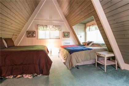 Echota 4 Bedrooms Sleeps 10 Wood Fireplace Resort Pool WiFi Hot Tub - image 3