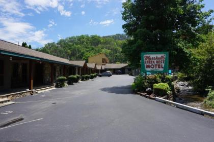 Marshall's Creek Rest Motel - image 2