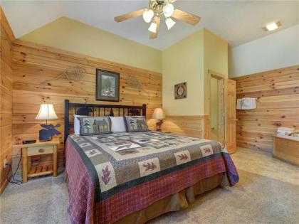 Trail’s End 2 Bedrooms Hot Tub Jetted Tub Gas Fireplace Sleeps 8 - image 14