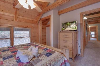 Big Bear 2 5 Bedrooms Pool Access Hot Tub Fireplace WiFi Sleeps 16 - image 6
