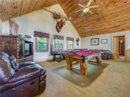 The Moose is Loose 4 Bedrooms Mountain View Hot Tub Sleeps 10 - image 10