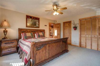 The Moose is Loose 4 Bedrooms Mountain View Hot Tub Sleeps 10 - image 17