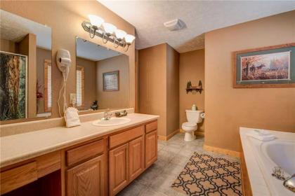 The Moose is Loose 4 Bedrooms Mountain View Hot Tub Sleeps 10 - image 20
