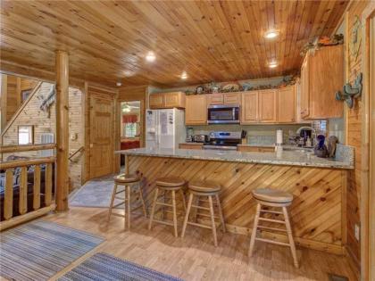 The Moose is Loose 4 Bedrooms Mountain View Hot Tub Sleeps 10 - image 9
