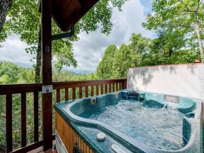 Cubs Cove 1 Bedroom Near Downtown View Jetted tub WiFi Sleeps 4 Gatlinburg Tennessee