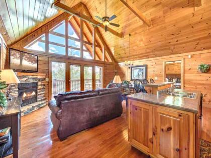 Eagles Point Lodge 4 Bedrooms Sleeps 16 View Pool Access Game Room Gatlinburg Tennessee