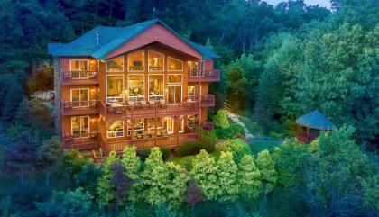 Mountain-View Estate On 1.61 Acres - Sleeps 25 Villa in Gatlinburg