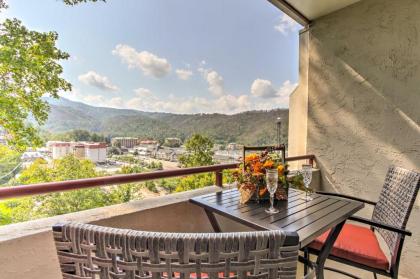 Gatlinburg Penthouse with Private 250-Foot Terrace! - image 8