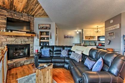 Charming Gatlinburg Chalet with Pool Access and Hot Tub - image 13