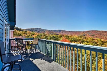 Charming Gatlinburg Chalet with Pool Access and Hot Tub - image 7