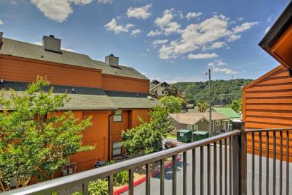 Gatlinburg Townhome with Mountain Views and Pool Access - image 11