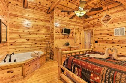 Cabin with Resort Pool Bordering Smoky Mtn Natl Park Gatlinburg Tennessee