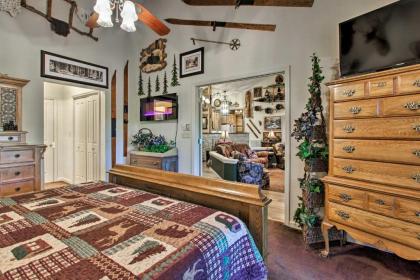 Eclectic Cabin with Hot Tub Less Than 1Mi to Ober Gatlinburg - image 13