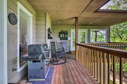 Eclectic Cabin with Hot Tub Less Than 1Mi to Ober Gatlinburg - image 16