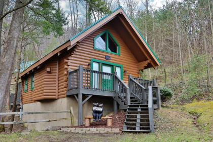 The Cuddle Hut cabin Tennessee