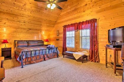 Downtown Gatlinburg Lodge with Hot Tub and Game Room! - image 18