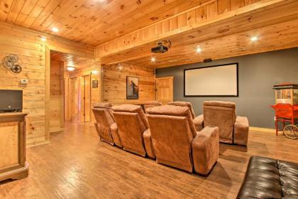 Downtown Gatlinburg Lodge with Hot Tub and Game Room! - image 4