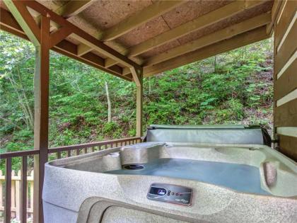 Eagle Creek 2 Bedrooms Hot Tub Porch Sleeps 6 - image 10
