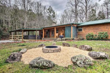 Creekside Cabin with Hot Tub Fire Pit and Game Room!