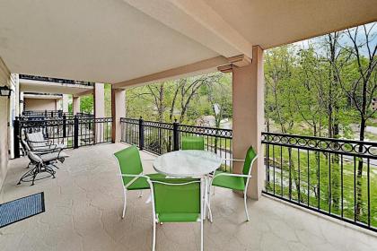 Luxe Creekside End Unit with Pool - Walk Downtown! condo - image 18