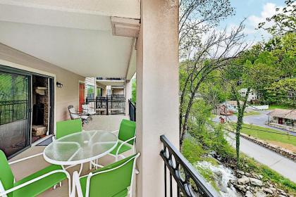 Luxe Creekside End Unit with Pool - Walk Downtown! condo - image 20