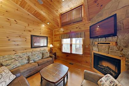 Gatlinburg Falls Cabin with Hot Tub & Big Views! cabin - image 5