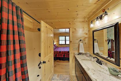 Brand-New 2BR Cabin Inside Gatlinburg City Limits cabin - image 16