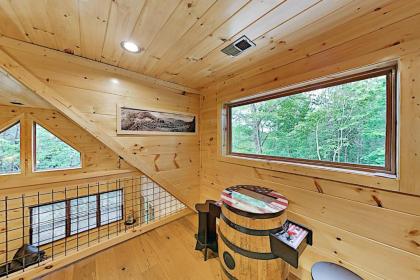Brand-New 2BR Cabin Inside Gatlinburg City Limits cabin - image 5