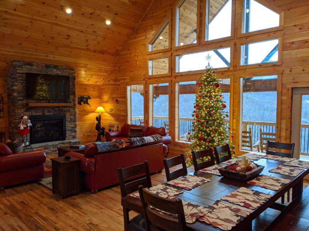 Mountain Haven - Relax & enjoy AMAZING 180 Degree Views of Mt LeConte - image 3