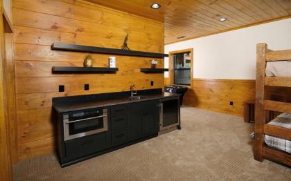 Edgewood Retreat - image 30