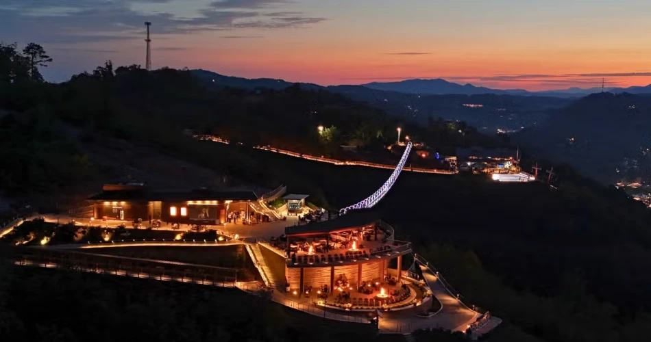 How to Enjoy Gatlinburg After the Sun Goes Down