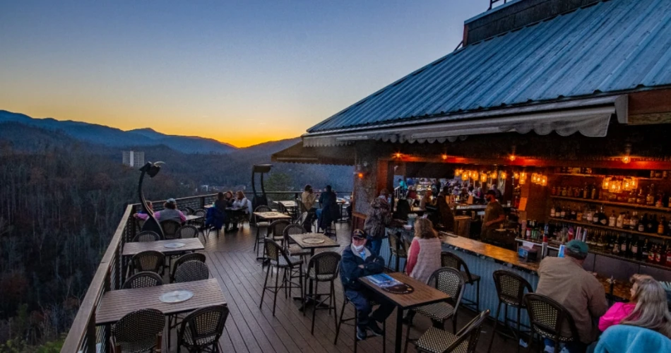 How to Enjoy Gatlinburg After the Sun Goes Down