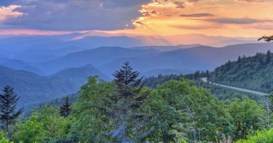 A Relaxing Road Trip Through the Smoky Mountains