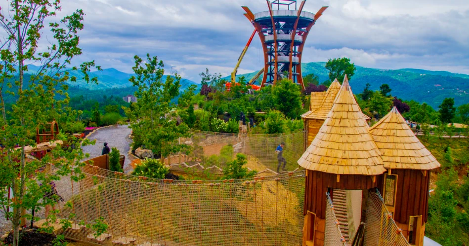 Walking Downtown Gatlinburg: Stops Worth Your Time
