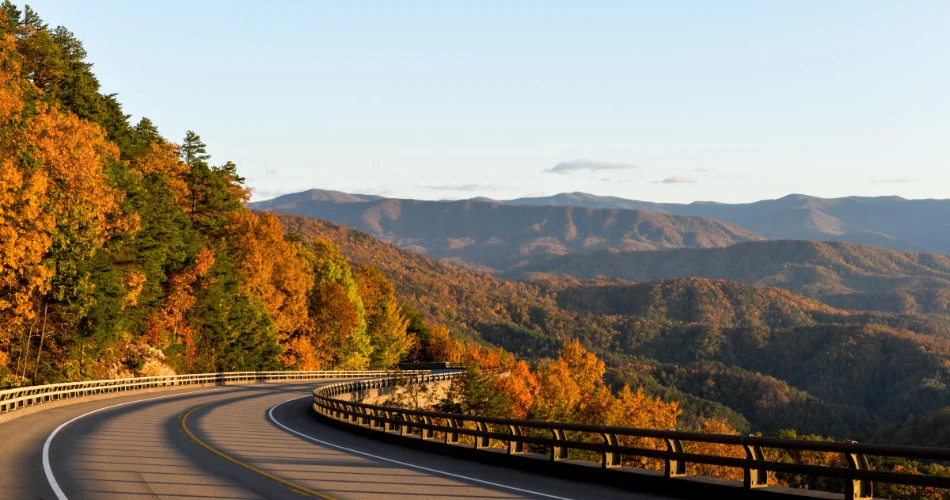 Best Scenic Spots to Visit Around Gatlinburg for Mountain Views and Memorable Drives