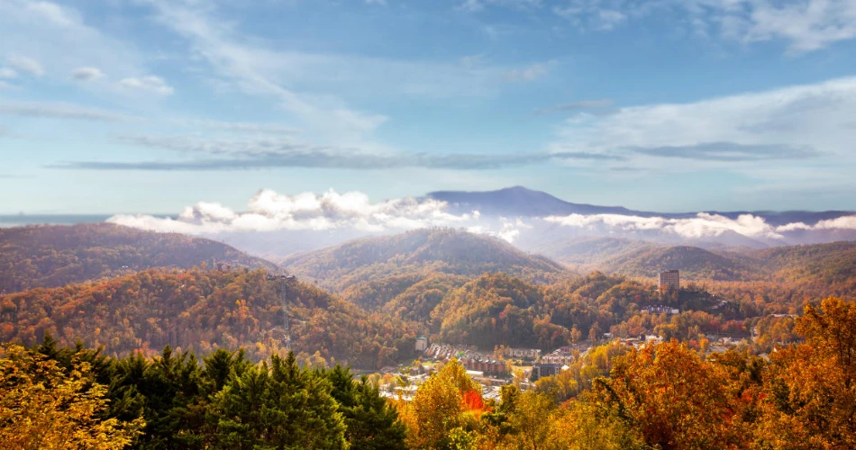 Best Scenic Spots to Visit Around Gatlinburg for Mountain Views and Memorable Drives