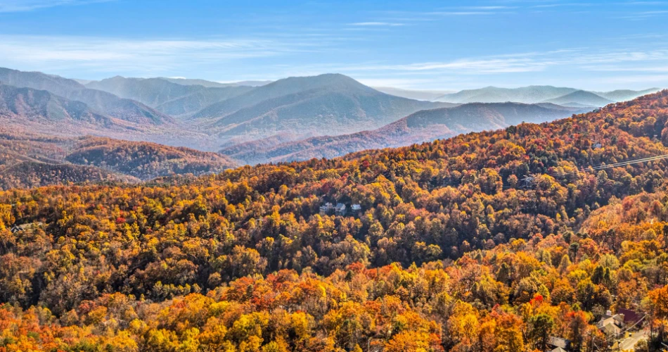 Beautiful Places to Sit and Enjoy the Mountains in Gatlinburg