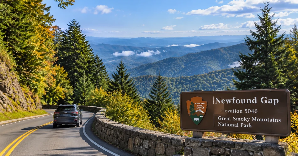 Easy Mountain Drives to Take During a Gatlinburg Stay