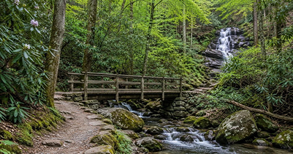 The Places Near Gatlinburg That Make a Detour Worth It