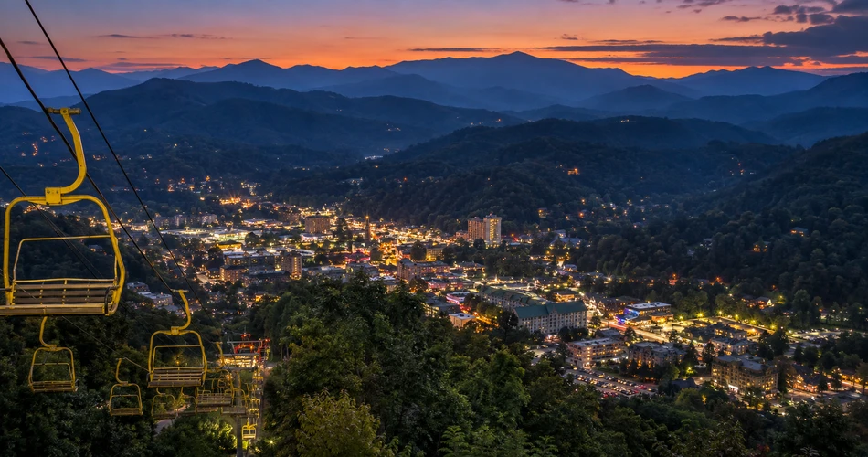 The Gatlinburg Places That Feel Different Once the Crowds Thin Out