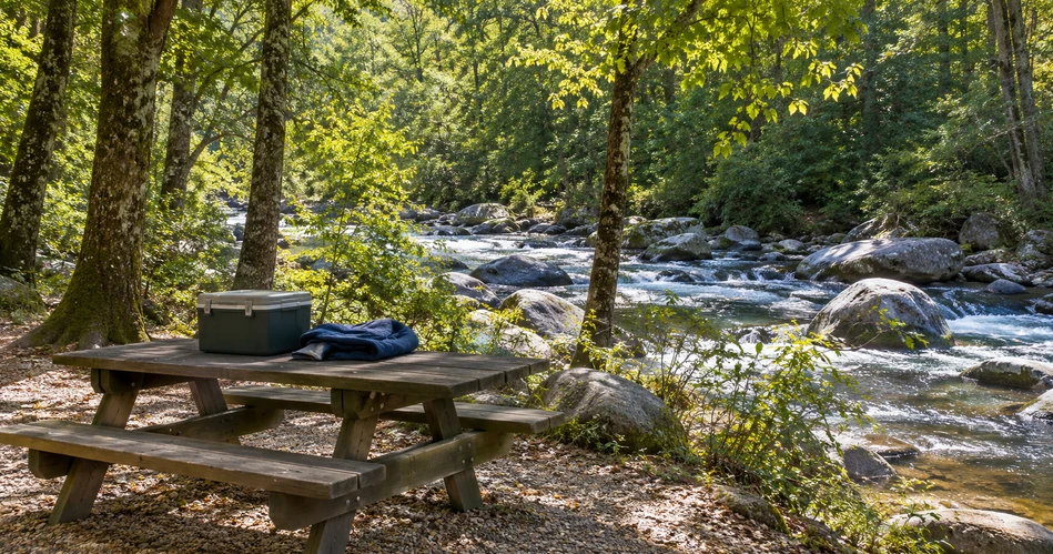 A Day Around Gatlinburg That Leaves Room for Unexpected Stops