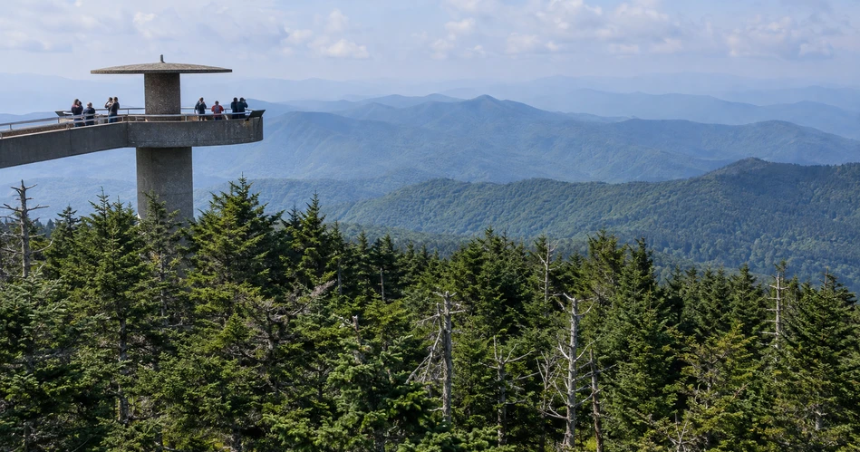 A Day Around Gatlinburg That Leaves Room for Unexpected Stops