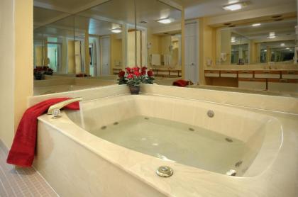 Laurel Point Resort by Capital Vacations - image 26