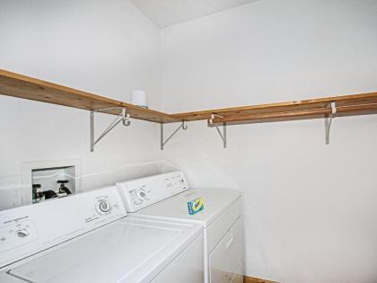 Majestic View 1 Bedroom Sleeps 2 Jetted Tub Mountain View Hot Tub - image 15
