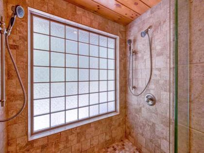 Seneca 1 Bedroom Sleeps 2 Private View Hot Tub Pool Table Grill - image 20